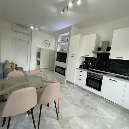 Confortevole M.i. Casa Apartment *
